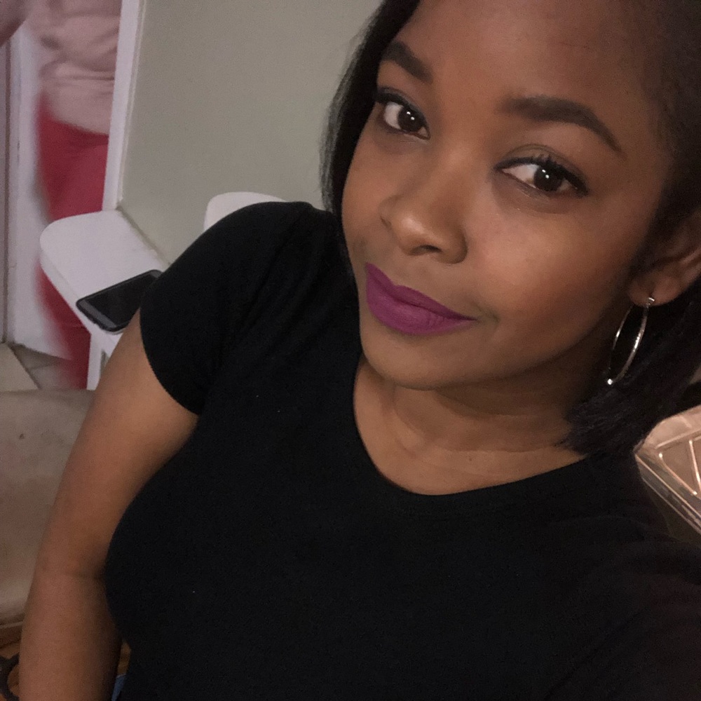 Meet your Posher, Ines